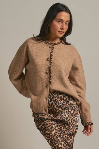 Urban Daizy Leopard Ruffle Trim Knit Cardigan | Camel
