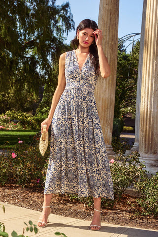 Blue Tile Print Sleeveless Maxi Dress with Scalloped Lace Trim Forum - Paisley V Neck Scalloped Lace Midi Dress (1)