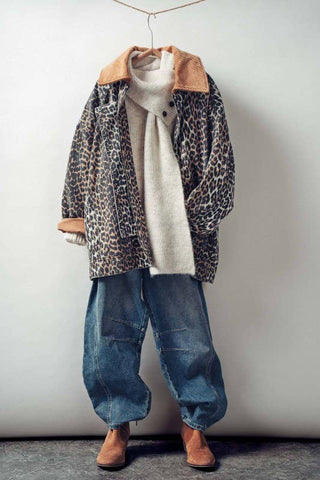 Urban Daizy - Leopard Print Corduroy Collar Barn Jacket