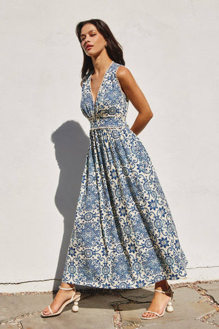 Blue Tile Print Sleeveless Maxi Dress with Scalloped Lace Trim Forum - Paisley V Neck Scalloped Lace Midi Dress (1)