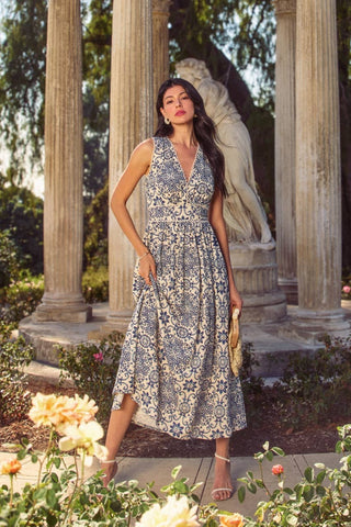 Blue Tile Print Sleeveless Maxi Dress with Scalloped Lace Trim Forum - Paisley V Neck Scalloped Lace Midi Dress (1)